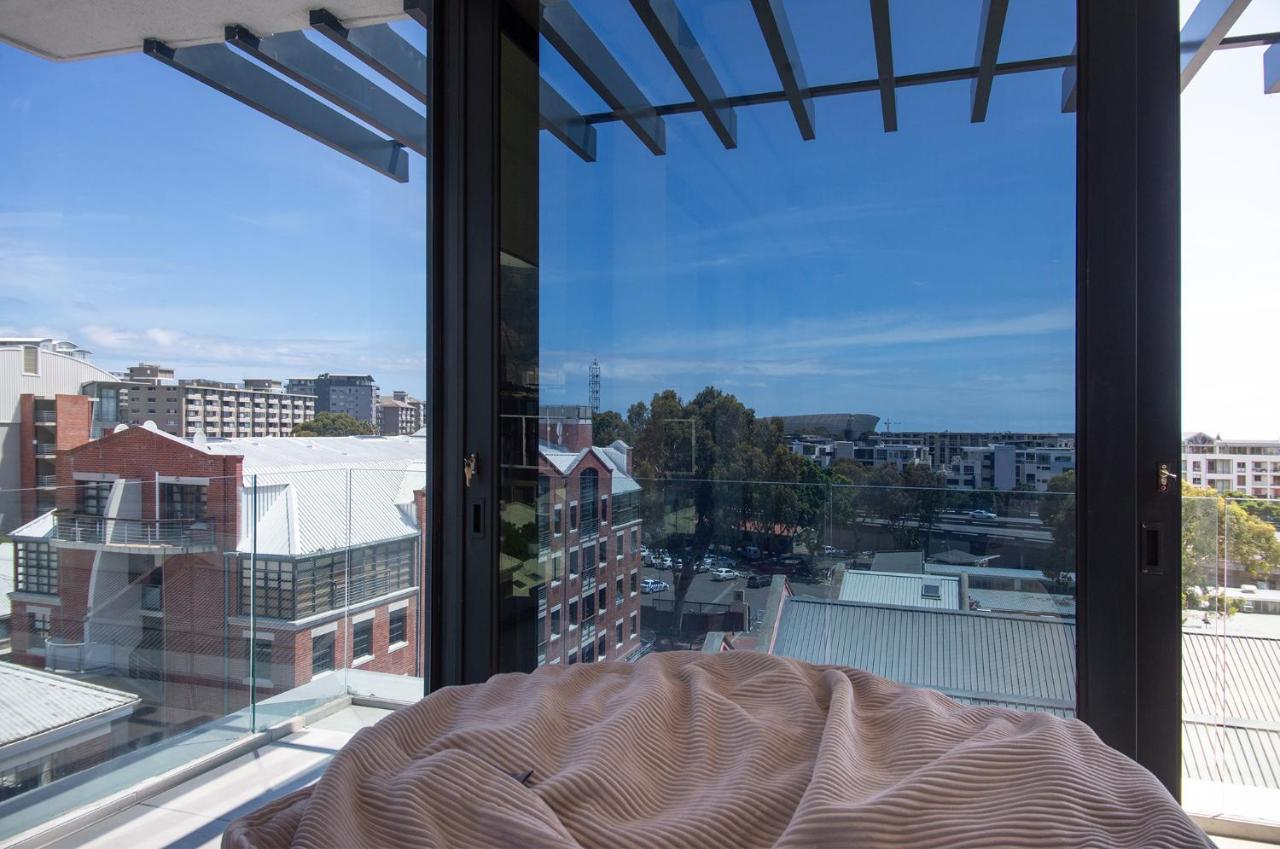 Urban Elephant. The Docklands Apartment