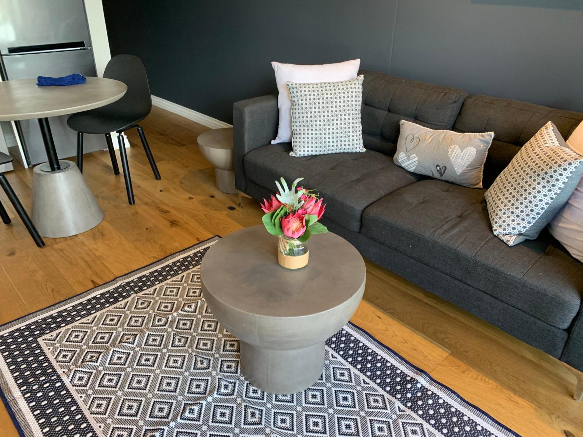 Urban Elephant. The Docklands Apartment *